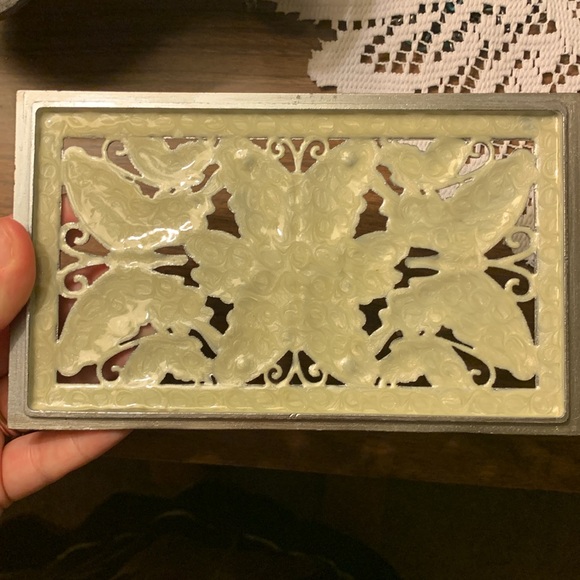 Metal enamel butterfly trinket jewelry box - Picture 5 of 5